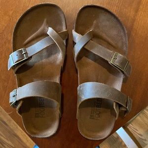 Size 7 white mountain footbeds